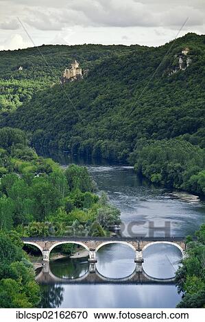 Stock Image - View of Castelnaud Castle from Beynac Castle, Dordogne, Aquitaine, France, Europe. Fotosearch