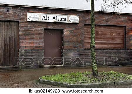 Abandoned restaurant with closed shutters, Projekt Gruenguertel, green belt project, Bruckhausen quarter, Duisburg, North Rhine-Westphalia, Germany, Europe View Large Photo Image Stock Image - Abandoned restaurant with closed shutters, Projekt Gruenguertel, green belt project, Bruckhausen quarter, Duisburg, North Rhine-Westphalia, Germany, Europe. Fotosearch