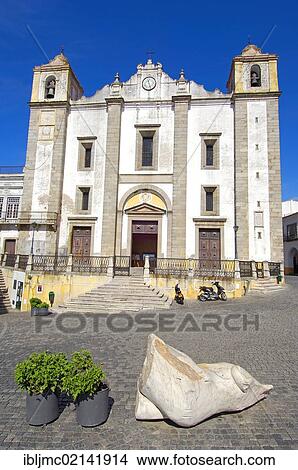 Picture - Church of Santo Antão in Praça do Giraldo, Évora, UNESCO World Heritage Site, Alentejo, Portugal, Europe. Fotosearch