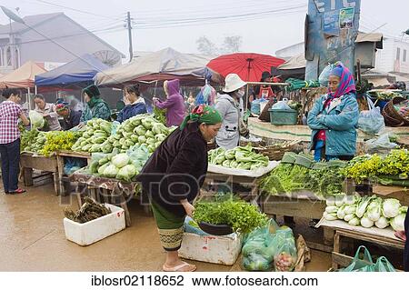 Stock Image - Market shrouded in morning fog, Samyek, Moung Phou Khoun, Luang Prabang province, Laos, Indochina, Asia. Fotosearch