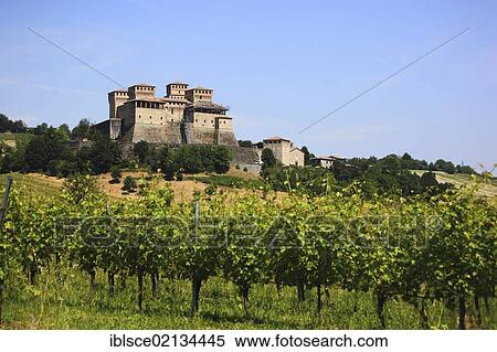 Castello di Torrechiara, Emilia Romagna, Italy, Europe View Large Photo Image Stock Photography - Castello di Torrechiara, Emilia Romagna, Italy, Europe. Fotosearch