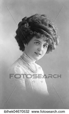 Stock Image - Fashion, hair fashion, hairstyle from the imperial period, 1900s, Germany, Europe. Fotosearch