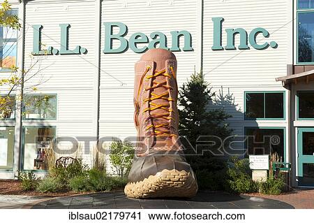 Logo and a large boot, outlet shopping, outfitters L. L. Bean, Freeport, Maine, New England, USA, North America View Large Photo Image Stock Image - Logo and a large boot, outlet shopping, outfitters L. L. Bean, Freeport, Maine, New England, USA, North America. Fotosearch