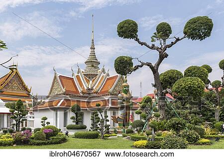 Stock Photo - Temple with temple guards, Wat Arun, Temple of Dawn, Bangkok, Thailand, Asia. Fotosearch