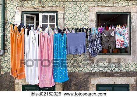 Wasche Hangender Trocknen Draussen A Haus Fassade Mit