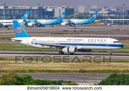 Picture - An Airbus A321 aircraft of China Southern Airlines with registration number B-6626 at Guangzhou Baiyun (CAN) Airport, Guangzhou, China, Asia. Fotosearch