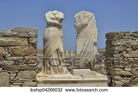 Stock Image - Antike Statuen ohne Kopf, Torso, Torsi, Insel Delos, Unesco-Weltkulturerbe, Mykonos, Kykladen, Griechenland, Europa. Fotosearch