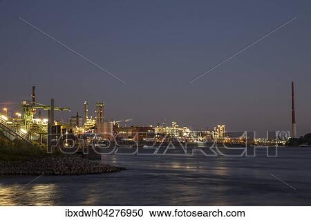 Stock Image - Chempark, Chemiepark, Bayer AG, Rhein, Leverkusen, Nordrhein-Westfalen, Deutschland, Europa. Fotosearch