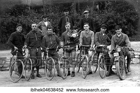Stock Image - Cycling race, the winner, 1930s, exact location unknown, Germany, Europe. Fotosearch