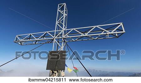 Stock Image - Eisernes Gipfelkreuz des Greifenberg, 2618m, Rohrmoos-Untertal, Schladminger Tauern, Steiermark, Osterreich, Europa. Fotosearch
