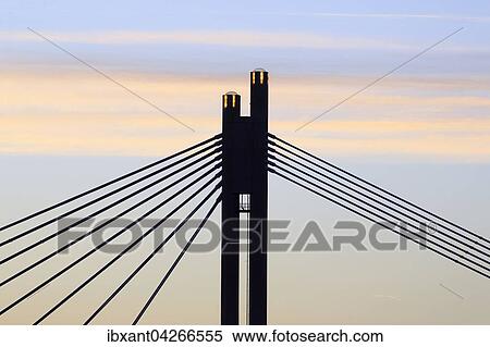 Ewiges Feuer leuchtet in den Pylonen der Holzfallerkerzenbrucke oder Jatkankynttilasilta, Wahrzeichen in Rovaniemi, Lappland, Finnland, Europa View Large Photo Image Stock Photography - Ewiges Feuer leuchtet in den Pylonen der Holzfallerkerzenbrucke oder Jatkankynttilasilta, Wahrzeichen in Rovaniemi, Lappland, Finnland, Europa. Fotosearch