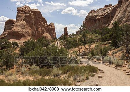 Felsformationen am Devils Garden Trailhead, Arches National Park, Utah, USA, Nordamerika View Large Photo Image Stock Photo - Felsformationen am Devils Garden Trailhead, Arches National Park, Utah, USA, Nordamerika. Fotosearch