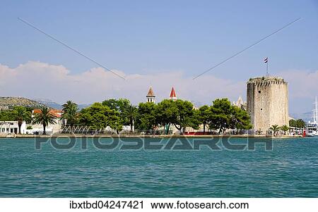 Festung Kamerlengo, Trogir, Dalmatien, Kroatien, Europa View Large Photo Image Stock Image - Festung Kamerlengo, Trogir, Dalmatien, Kroatien, Europa. Fotosearch