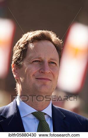 Stock Image - George Frederick of Prussia takes part in a ceremony to seal the settlement in which the great-great grandson of Emperor Wilhelm II renounces possession of Rheinfels Castle. St. Goar, Rhineland-Palatinate, Germany, Europe. Fotosearch