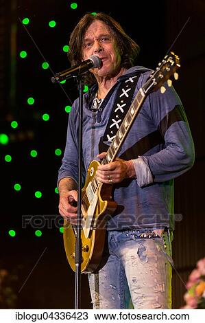 Stock Image - German pop singer Jürgen Drews live at the 16th Schlager Nacht in Lucerne, Switzerland, Europe. Fotosearch