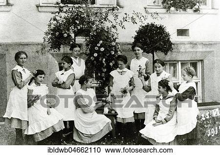Stock Image - Group shot, School class, 1917, girls' school Rosenheim, Upper Bavaria, Bavaria, Germany, Europe. Fotosearch
