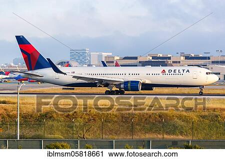 Stock Image - Los Angeles, United States, April 14, 2019: A Delta Air Lines Boeing 767-300ER aircraft with registration number N175DN at Los Angeles Airport (LAX) in the United States, North America. Fotosearch