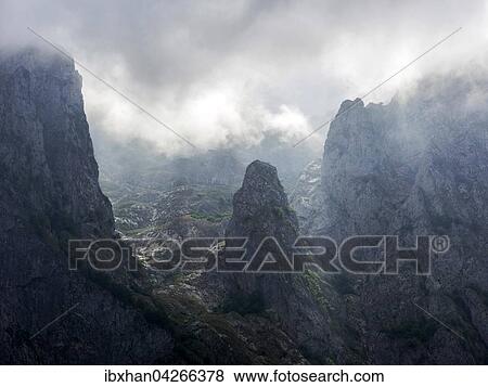 Stock Photo - Massiv des Monte Corona, Ausblick Nahe Posada de Valdeon, Castilla y Leon, Spanien, Europa. Fotosearch