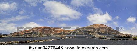 Mit Lapilli abgedeckte Felder am Montana del Cortijo in den Lavafeldern und Vulkanbergen, Mancha Blanca, Lanzarote, Kanarische Insel, Spanien, Europa View Large Photo Image Stock Photograph - Mit Lapilli abgedeckte Felder am Montana del Cortijo in den Lavafeldern und Vulkanbergen, Mancha Blanca, Lanzarote, Kanarische Insel, Spanien, Europa. Fotosearch