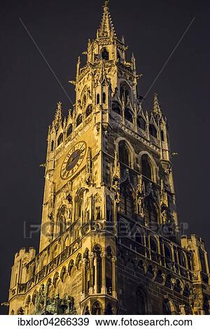 Stock Photo - Neues Rathaus, bei Nacht, Munchen, Bayern, Deutschland, Europa. Fotosearch