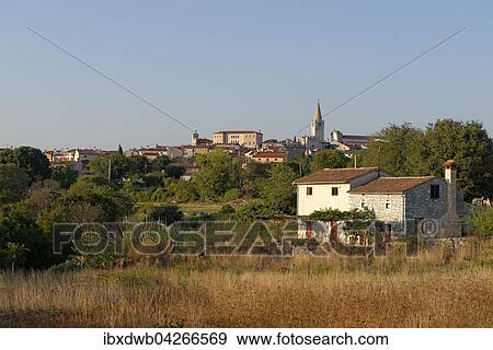 Ortsansicht Bale, Valle, Istrien, Kroatien, Europa View Large Photo Image Stock Photo - Ortsansicht Bale, Valle, Istrien, Kroatien, Europa. Fotosearch