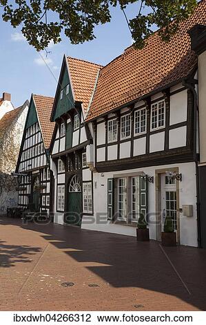 Osnabrucker Burgerhaus, Fachwerkhaus, Altstadt, Osnabruck, Niedersachsen, Deutschland, Europa View Large Photo Image Stock Image - Osnabrucker Burgerhaus, Fachwerkhaus, Altstadt, Osnabruck, Niedersachsen, Deutschland, Europa. Fotosearch
