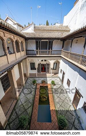 Picture - Patio, Casa Morisca de la calle Horno de Oro, old Moorish house with inner courtyard and well, Granada, Andalusia, Spain, Europe. Fotosearch
