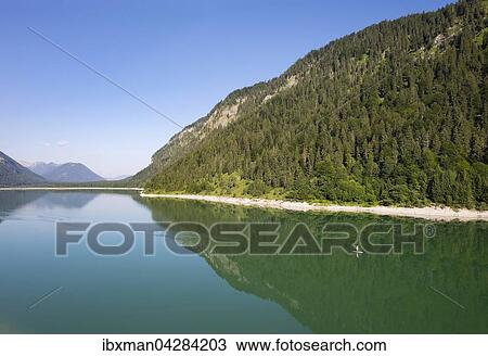 Stock Image - Sylvensteinspeicher, Sylvensteinsee, nahe Lenggries, Isarwinkel, Oberbayern, Bayern, Deutschland, Europa. Fotosearch