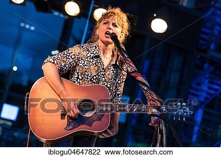 Stock Image - The British musician duo Sound of the Sirens with Abbe Martin and Hannah Wood live at the 25th Blue Balls Festival in Lucerne, Switzerland, Europe. Fotosearch