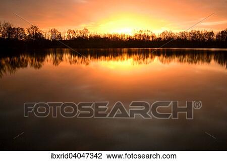 Abendstimmung am See, Alpen-Menzelen, Nordrhein-Westfalen, Deutschland, Europa View Large Photo Image Stock Image - Abendstimmung am See, Alpen-Menzelen, Nordrhein-Westfalen, Deutschland, Europa. Fotosearch