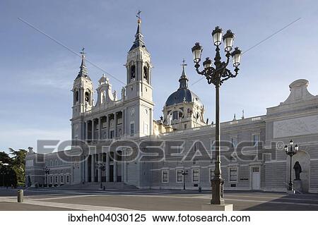 Almudena-Kathedrale, Madrid, Spanien, Europa View Large Photo Image Stock Photography - Almudena-Kathedrale, Madrid, Spanien, Europa. Fotosearch