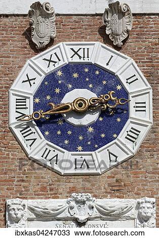 Alte Uhr am Torturm des Arsenal, Stadtteil Castello, Venedig, Venetien, Italien, Europa View Large Photo Image Stock Image - Alte Uhr am Torturm des Arsenal, Stadtteil Castello, Venedig, Venetien, Italien, Europa. Fotosearch