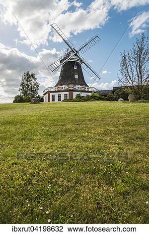 Stock Image - Alte Windmuhle, Galeriehollanderwindmuhle, Klutz, Mecklenburg-Vorpommern, Deutschland, Europa. Fotosearch