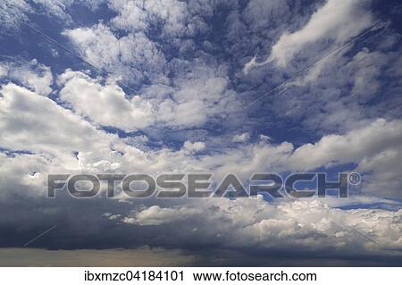Aufziehende Regenwolken, Nimbostratus, Bayern, Deutschland, Europa View Large Photo Image Stock Image - Aufziehende Regenwolken, Nimbostratus, Bayern, Deutschland, Europa. Fotosearch