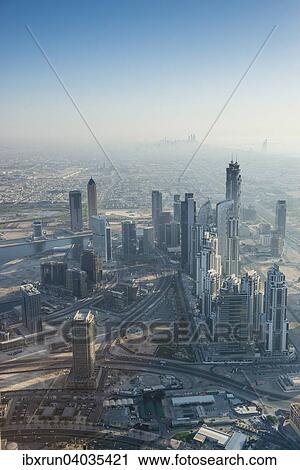Ausblick vom Burj Khalifa, Dubai, Emirat Dubai, Vereinigte Arabische Emirate, Asien View Large Photo Image Stock Image - Ausblick vom Burj Khalifa, Dubai, Emirat Dubai, Vereinigte Arabische Emirate, Asien. Fotosearch