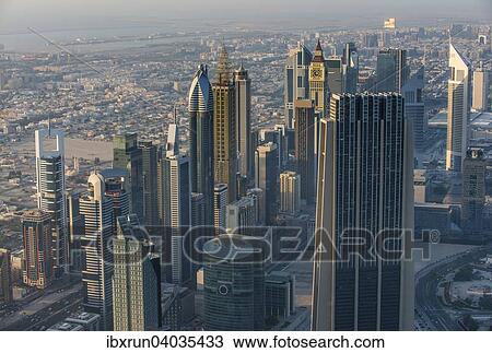 Ausblick vom Burj Khalifa, Dubai, Emirat Dubai, Vereinigte Arabische Emirate, Asien View Large Photo Image Stock Image - Ausblick vom Burj Khalifa, Dubai, Emirat Dubai, Vereinigte Arabische Emirate, Asien. Fotosearch