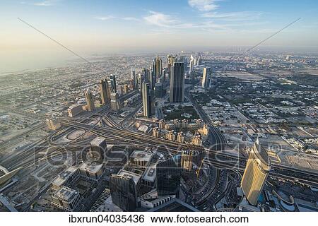 Ausblick vom Burj Khalifa, Dubai, Emirat Dubai, Vereinigte Arabische Emirate, Asien View Large Photo Image Stock Photograph - Ausblick vom Burj Khalifa, Dubai, Emirat Dubai, Vereinigte Arabische Emirate, Asien. Fotosearch