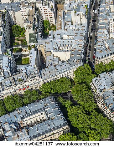 Stock Photo - Ausblick vom Eiffelturm auf Hauser und Strassen, Stadtviertel Arrondissement du Palais Bourbon, Paris, Ile-de-France, Frankreich, Europa. Fotosearch