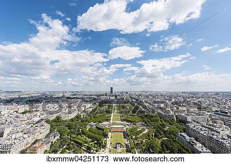 Ausblick vom Eiffelturm mit Parc du Champ de Mars, Paris, Ile-de-France, Frankreich, Europa View Large Photo Image Stock Image - Ausblick vom Eiffelturm mit Parc du Champ de Mars, Paris, Ile-de-France, Frankreich, Europa. Fotosearch