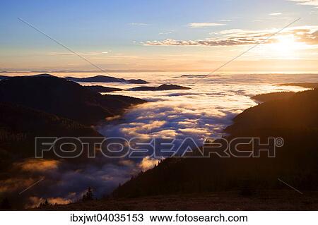 Ausblick vom Feldberg uber das Rheintal zu den Vogesen, Inversionswetterlage, Schwarzwald, Baden-Wurttemberg, Deutschland, Europa View Large Photo Image Stock Image - Ausblick vom Feldberg uber das Rheintal zu den Vogesen, Inversionswetterlage, Schwarzwald, Baden-Wurttemberg, Deutschland, Europa. Fotosearch
