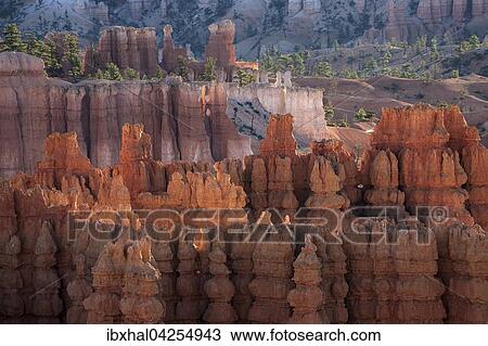 Ausblick vom Inspiration Point auf farbige Gesteinsformationen im Bryce Amphitheater, Hoodoos, Morgenlicht, Bryce Canyon Nationalpark, Utah, USA, Nordamerika View Large Photo Image Stock Image - Ausblick vom Inspiration Point auf farbige Gesteinsformationen im Bryce Amphitheater, Hoodoos, Morgenlicht, Bryce Canyon Nationalpark, Utah, USA, Nordamerika. Fotosearch