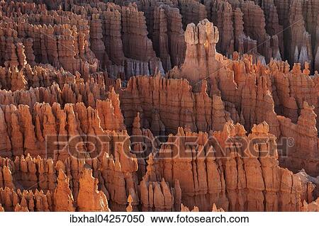 Ausblick vom Inspiration Point auf farbige Gesteinsformationen im Bryce Amphitheater, Hoodoos, Morgenlicht, Bryce Canyon Nationalpark, Utah, USA, Nordamerika View Large Photo Image Stock Image - Ausblick vom Inspiration Point auf farbige Gesteinsformationen im Bryce Amphitheater, Hoodoos, Morgenlicht, Bryce Canyon Nationalpark, Utah, USA, Nordamerika. Fotosearch