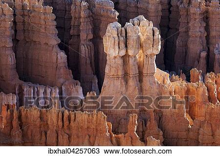 Ausblick vom Inspiration Point auf farbige Gesteinsformationen im Bryce Amphitheater, Hoodoos, Morgenlicht, Bryce Canyon Nationalpark, Utah, USA, Nordamerika View Large Photo Image Stock Image - Ausblick vom Inspiration Point auf farbige Gesteinsformationen im Bryce Amphitheater, Hoodoos, Morgenlicht, Bryce Canyon Nationalpark, Utah, USA, Nordamerika. Fotosearch