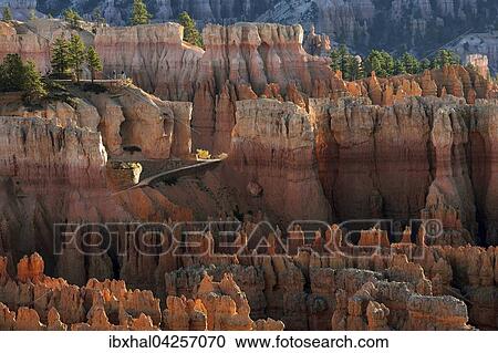 Ausblick vom Inspiration Point auf farbige Gesteinsformationen im Bryce Amphitheater, Morgenlicht, Hoodoos, Bryce Canyon Nationalpark, Utah, USA, Nordamerika View Large Photo Image Stock Image - Ausblick vom Inspiration Point auf farbige Gesteinsformationen im Bryce Amphitheater, Morgenlicht, Hoodoos, Bryce Canyon Nationalpark, Utah, USA, Nordamerika. Fotosearch