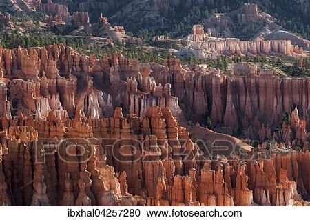 Ausblick vom Inspiration Point auf farbige Gesteinsformationen im Bryce Amphitheater, Hoodoos, Morgenlicht, Bryce Canyon Nationalpark, Utah, USA, Nordamerika View Large Photo Image Stock Image - Ausblick vom Inspiration Point auf farbige Gesteinsformationen im Bryce Amphitheater, Hoodoos, Morgenlicht, Bryce Canyon Nationalpark, Utah, USA, Nordamerika. Fotosearch