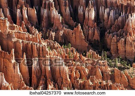 Ausblick vom Inspiration Point auf farbige Gesteinsformationen im Bryce Amphitheater, Hoodoos, Morgenlicht, Bryce Canyon Nationalpark, Utah, USA, Nordamerika View Large Photo Image Stock Image - Ausblick vom Inspiration Point auf farbige Gesteinsformationen im Bryce Amphitheater, Hoodoos, Morgenlicht, Bryce Canyon Nationalpark, Utah, USA, Nordamerika. Fotosearch
