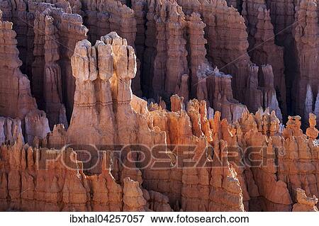 Ausblick vom Inspiration Point auf farbige Gesteinsformationen im Bryce Amphitheater, Hoodoos, Morgenlicht, Bryce Canyon Nationalpark, Utah, USA, Nordamerika View Large Photo Image Stock Photo - Ausblick vom Inspiration Point auf farbige Gesteinsformationen im Bryce Amphitheater, Hoodoos, Morgenlicht, Bryce Canyon Nationalpark, Utah, USA, Nordamerika. Fotosearch