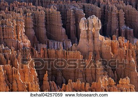Ausblick vom Inspiration Point auf farbige Gesteinsformationen im Bryce Amphitheater, Hoodoos, Morgenlicht, Bryce Canyon Nationalpark, Utah, USA, Nordamerika View Large Photo Image Stock Photo - Ausblick vom Inspiration Point auf farbige Gesteinsformationen im Bryce Amphitheater, Hoodoos, Morgenlicht, Bryce Canyon Nationalpark, Utah, USA, Nordamerika. Fotosearch