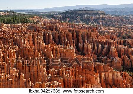 Ausblick vom Inspiration Point auf farbige Gesteinsformationen im Bryce Amphitheater, Hoodoos, Morgenlicht, Bryce Canyon Nationalpark, Utah, USA, Nordamerika View Large Photo Image Stock Photography - Ausblick vom Inspiration Point auf farbige Gesteinsformationen im Bryce Amphitheater, Hoodoos, Morgenlicht, Bryce Canyon Nationalpark, Utah, USA, Nordamerika. Fotosearch