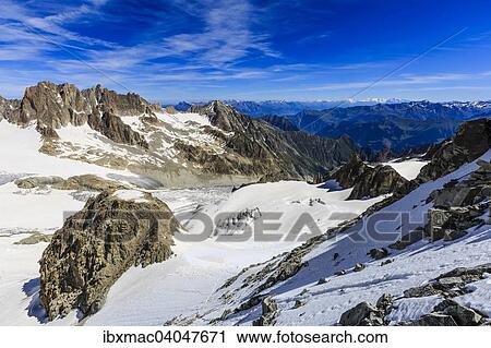 Ausblick vom Nordwest-Grat des Grande Lui zum Saleinagletscher, Mont-Blanc-Massiv, Alpen, Wallis, Schweiz, Europa View Large Photo Image Stock Image - Ausblick vom Nordwest-Grat des Grande Lui zum Saleinagletscher, Mont-Blanc-Massiv, Alpen, Wallis, Schweiz, Europa. Fotosearch